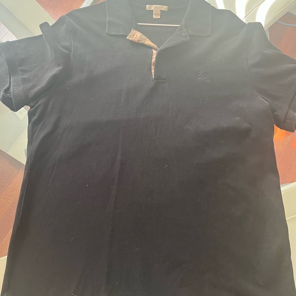 Burberry men’s polo shirts in sizes large /xtra large ..asking for 75$ per polo - Picture 4 of 7